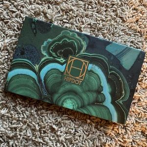Hipdot Eyeshadow Palette